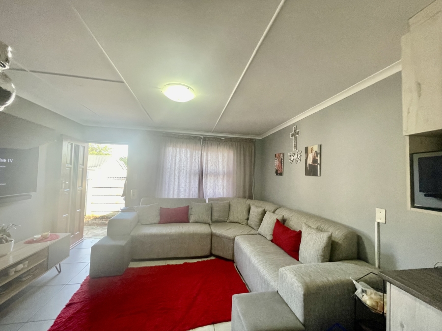 2 Bedroom Property for Sale in Nahoon Valley Park Eastern Cape